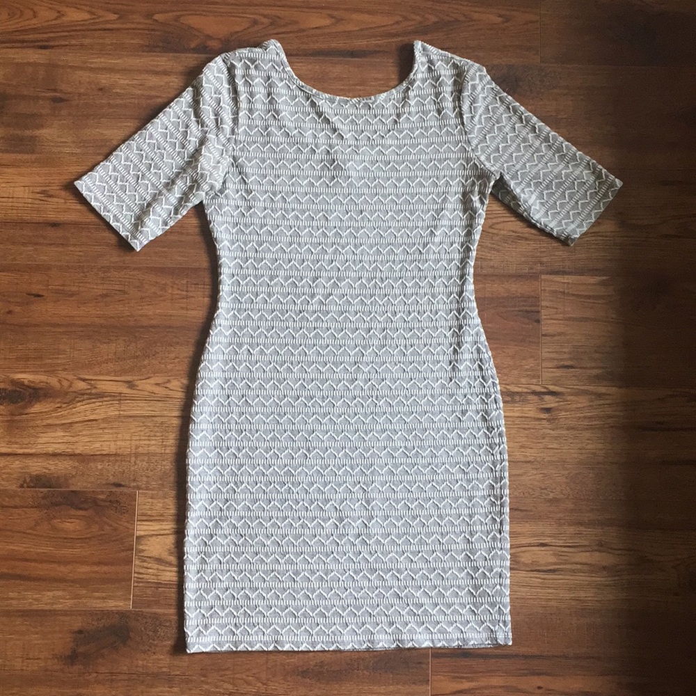 Xhilaration grey size M body con dress with sleeve